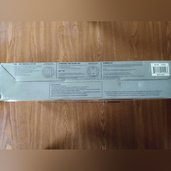 Tabletop air hockey game - Picture 4 of 6